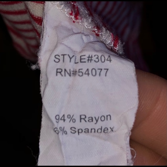 🌹CAbi XS sleeveless top flattering cut! - Picture 5 of 9